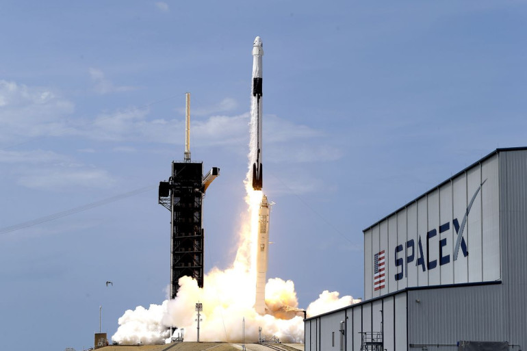 SpaceX-ն իրականացրել է Falcon 9 հրթիռակրի արձակումը, որը տիեզերք է հասցնելու ԱՄՆ հետախուզական առաքելության ապարատը (տեսանյութ)

 