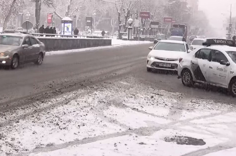 Փաշինյանը չի կարողանում բանակցել, նա միշտ շանտաժով է աշխատել, շանտաժ է արել իր թիմակիցներին, օլիգարխներին և իրեն թվում է՝ դա բանակցություն է. Աղասի Ենոքյան Փաշինյանը չի կարողանում բանակցել, նա միշտ շանտաժով է աշխատել, շանտաժ է արել իր թիմակիցներին, օլիգարխներին և իրեն թվում է՝ դա բանակցություն է. Աղասի Ենոքյան