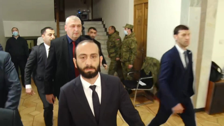 Արարատ Միրզոյանը չպատասխանեց հարցին, թե արդյո՞ք ամոթ  չզգաց, որ ԱԺ ամբիոնից Փաշինյանը կասկածի տակ դրեց Շուշիի հայկականությունը (տեսանյութ)
