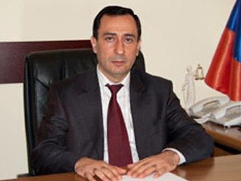 Երևանի ընդհանուր իրավասության դատարանի նախագահ Արթուր Մկրտչյանը հայտնի ֆեյքի գործով հրահանգել է կալանավորել Արամ Սարգսյանին. Mediaport Երևանի ընդհանուր իրավասության դատարանի նախագահ Արթուր Մկրտչյանը հայտնի ֆեյքի գործով հրահանգել է կալանավորել Արամ Սարգսյանին. Mediaport