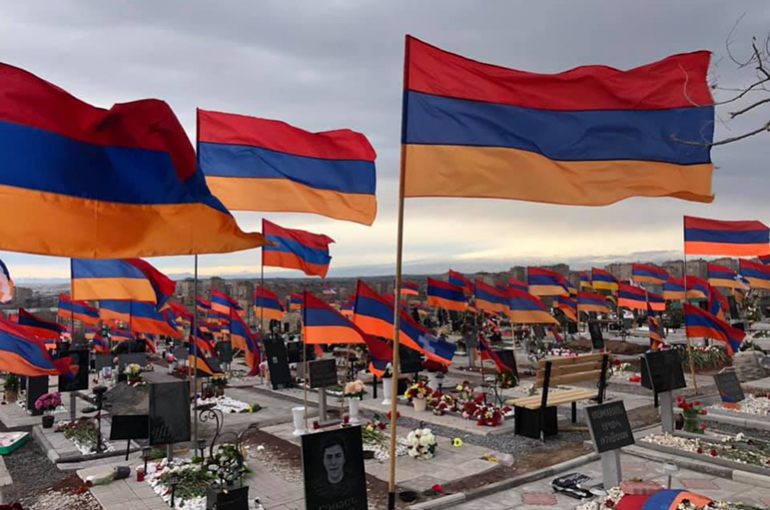 «Ցավի և պայքարի մարտի 8». կանանց իրավունքների պաշտպանության օրը քաղաքացիներն այցելեցին Եռաբլուր (տեսանյութ) «Ցավի և պայքարի մարտի 8». կանանց իրավունքների պաշտպանության օրը քաղաքացիներն այցելեցին Եռաբլուր (տեսանյութ)