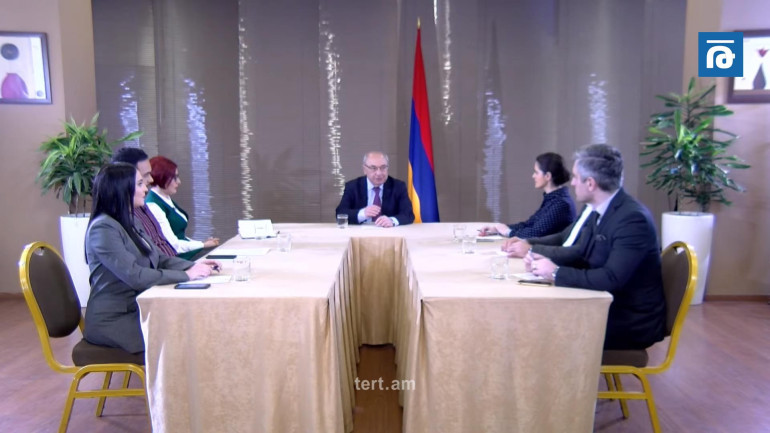«Հայրենիքի փրկության շարժման» վարչապետի թեկնածու Վազգեն Մանուկյանի հարցազրույցը մի քանի լրատվամիջոցներին (տեսանյութ) «Հայրենիքի փրկության շարժման» վարչապետի թեկնածու Վազգեն Մանուկյանի հարցազրույցը մի քանի լրատվամիջոցներին (տեսանյութ)