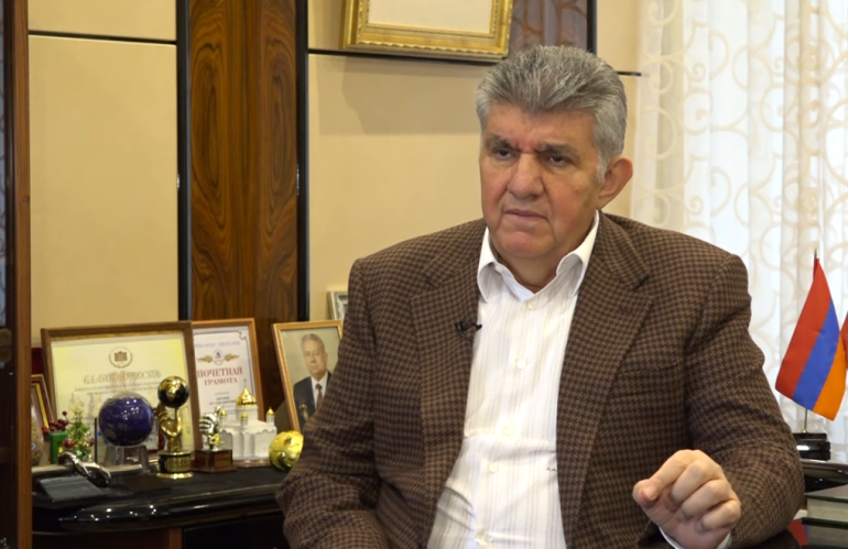 Մեր մոտեցումներում որոշակի շտկումներ պիտի լինեն․ ԱԽՔ Արմեն Գրիգորյանը 3 անգամ խուսափեց ուղիղ պատասխանելուց Պետրոս Ղազարյանի հարցին, թե արդյոք Թուրքիան մեզ համար թշնամի պետություն է (տեսանյութ)