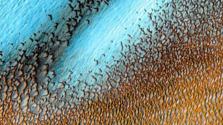NASA shares amazing Blue Dunes image on Mars