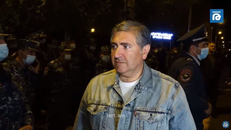 Մեր միակ փրկությունն այս հանցակազմի հեռանալն է, նրանք պետք է հասկանան՝ այլևս անելիք չունեն, արդեն բավ է․ Արթուր Խաչատրյան (տեսանյութ) Մեր միակ փրկությունն այս հանցակազմի հեռանալն է, նրանք պետք է հասկանան՝ այլևս անելիք չունեն, արդեն բավ է․ Արթուր Խաչատրյան (տեսանյութ)
