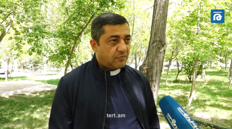 Ֆեյսբուքում Ցեղասպանության ժխտողական հրապարակմանը «լայք» դնելու համար Վալանսի քաղաքապետը աշխատանքից ազատել է թուրք խորհրդականին (տեսանյութ) Ֆեյսբուքում Ցեղասպանության ժխտողական հրապարակմանը «լայք» դնելու համար Վալանսի քաղաքապետը աշխատանքից ազատել է թուրք խորհրդականին (տեսանյութ)
