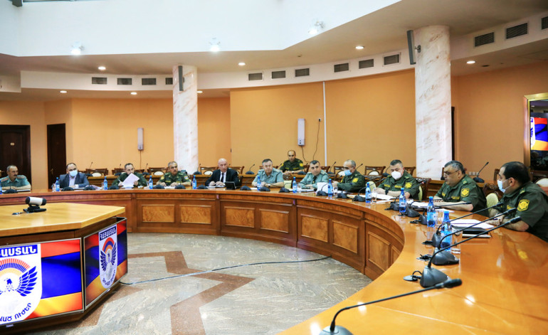 ՊՆ–ում անցկացվել է խորհրդակցություն, քննարկվել են ՊՆ համակարգում կարգավիճակների, սոցիալական երաշխիքների և արտոնությունների հստակեցման հետ կապված հարցեր