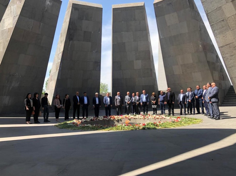 Արցախի ԱԺ նախագահի գլխավորած պատվիրակությունը այցելել է Ծիծեռնակաբերդ և Եռաբլուր