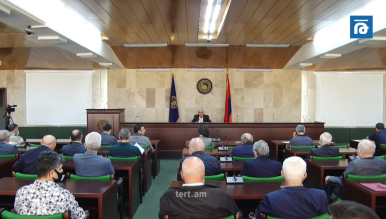 Կայացավ ԵՊՀ-ի գիտխորհուրդի նիստը, որի օրակարգում էր ԵՊՀ կանոնադրությունում արված փոփոխության հարցը (տեսանյութ)