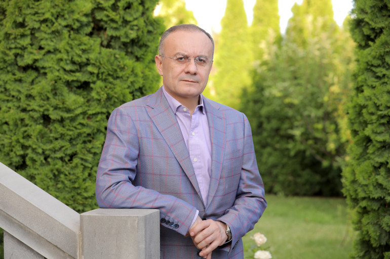 Մայիսի 9-ը նոր խորհուրդ է ստացել․ նոր էջ է գրվում, և մե՛նք ենք ընտրելու՝ կլինենք գործո՞ղ, թե խաղաքարտ, մե՞նք կկերտենք մեր ապագան, թե թույլ կտանք՝ օտար ուժեր մեր տան համար սահման գծեն․ Ս․ Օհանյան