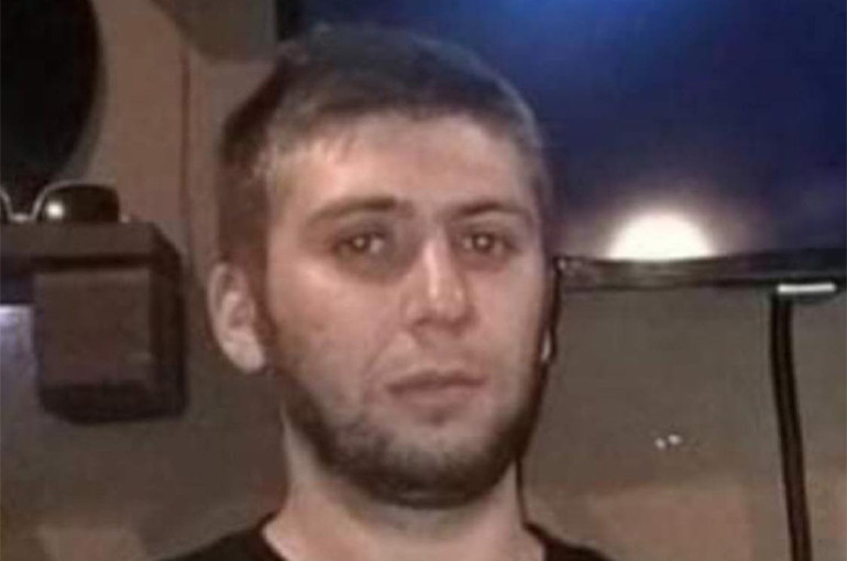 Րոպեներ առաջ Օպերայի տարածքից բերման են ենթարկել Հակոբ Բերբերյանին՝ առանց պատճառը բացատրելու. իրավապաշտպան