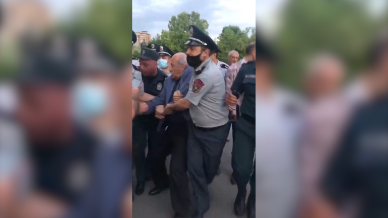 Խոսրով Հարությունյանն ու ևս մեկ անձ բերման են ենթարկվել ծեծի կասկածանքով․ Ոստիկանություն (տեսանյութ)