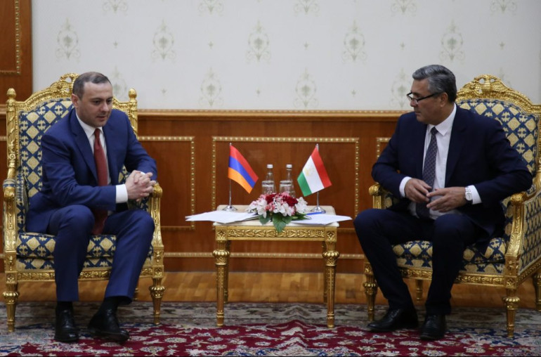 Ադրբեջանի պահանջները որևէ փաստական հիմք չունեն, ադրբեջանական զինուժը պետք է շուտափույթ ու ամբողջությամբ դուրս բերվի ՀՀ տարածքներից․ ՀՀ ԱԽ քարտուղարն ասել է Տաջիկստանի իր պաշտոնակցին