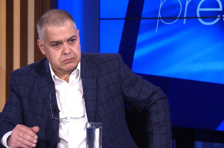 «Antinikol» գրությամբ լուսային պատկեր ցույց տալու համար «Ադեկվադ» միաբանության անդամ Կոնստանտին Տեր-Նակալյանը բերման է ենթարկվել (տեսանյութ)