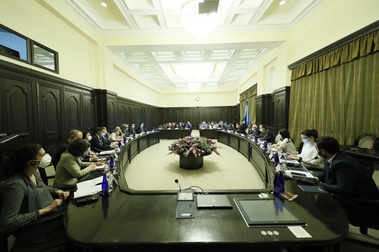 ՄԱԿ-ի հայաստանյան գրասենյակի և ՀՀ-ում օտարերկրյա դիվանագիտական ներկայացուցիչների հետ կառավարությունում կայացել է հանդիպում՝ նախատեսվող ընտրությունների անցկացման հարցերը քննարկելու նպատակով