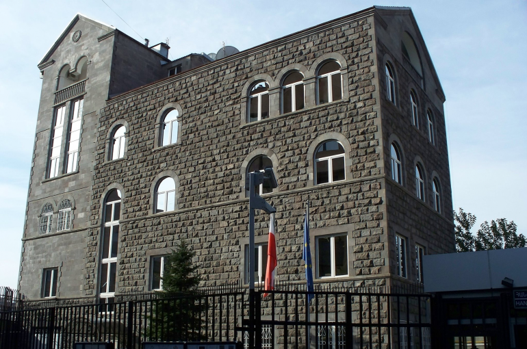Լեհաստանի դեսպանատունը խնդրում է իր քաղաքացիներին խուսափել Տավուշ, Գեղարքունիք, Վայոց Ձոր և Սյունիք ճանապարհորդություններից