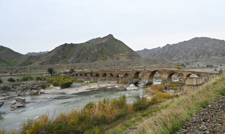 44-օրյա պատերազմի լուռ վկան․ Խոդա Աֆարինի կամուրջը (տեսանյութ)