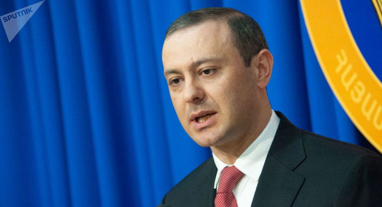 Փաստաթղթում խոսք չկա «վիճելի շրջանների» կամ Հայաստանի կողմից որևէ տարածքի հանձնման մասին. ԱԽ քարտուղարը՝ հայ-ադրբեջանական սահմանի վերաբերյալ փաստաթղթի մասին. ՌԲԿ Փաստաթղթում խոսք չկա «վիճելի շրջանների» կամ Հայաստանի կողմից որևէ տարածքի հանձնման մասին. ԱԽ քարտուղարը՝ հայ-ադրբեջանական սահմանի վերաբերյալ փաստաթղթի մասին. ՌԲԿ
