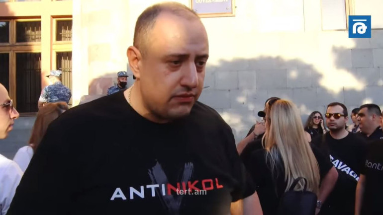 Մետր-մետր կապիտուլյանտը հող է հանձնում. ինչու չե՞ք գաղտնազերծում հրապարակված փաստաթուղթը, դա գաղտնի հավելված ունի, դրան պիտի ուշադրություն դարձնենք. Միհրան Հակոբյան (տեսանյութ) Մետր-մետր կապիտուլյանտը հող է հանձնում. ինչու չե՞ք գաղտնազերծում հրապարակված փաստաթուղթը, դա գաղտնի հավելված ունի, դրան պիտի ուշադրություն դարձնենք. Միհրան Հակոբյան (տեսանյութ)