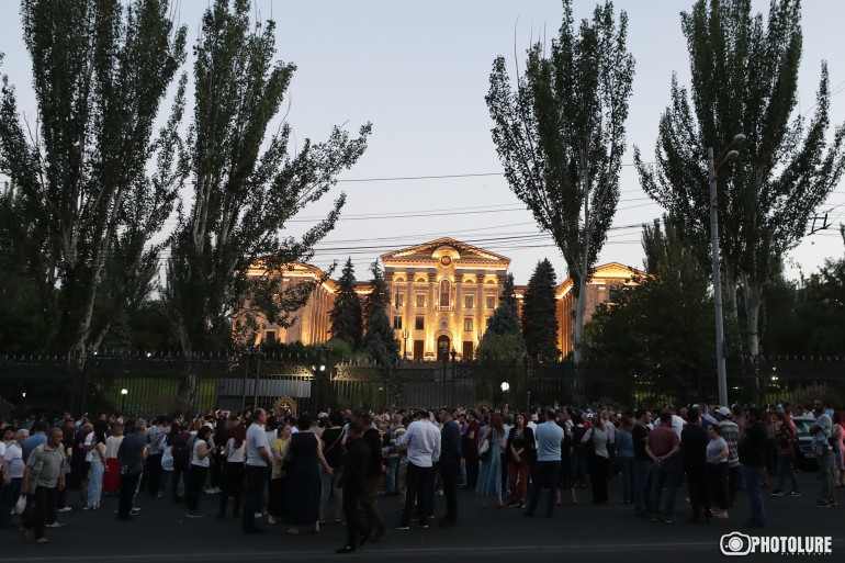 Բաղրամյան պողոտայից 9 քաղաքացի է բերման ենթարկվել ոստիկանություն (տեսանյութ)
