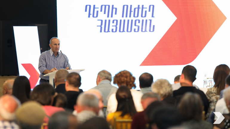 Հնարավոր է Հայաստանը նորից բերել զարգացման հուն․ Ռոբերտ Քոչարյանը՝ Արմավիրի մարզի ակտիվի հետ հանդիպմանը