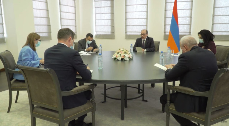 Արա Այվազյանը հանդիպել է ՀՀ-ում ԵԱՀԿ Մինսկի խմբի համանախագահ երկրների դեսպանների հետ և ընդգծել Ադրբեջանի ԶՈՒ՝ ՀՀ տարածքն անհապաղ լքելու հրամայականը (տեսանյութ)