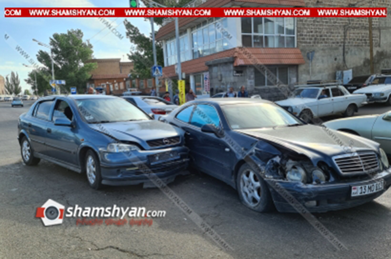 Երևանի Թբիլիսյան խճուղում բախվել են Mercedes-ն ու Opel-ը. Shamshyan.com