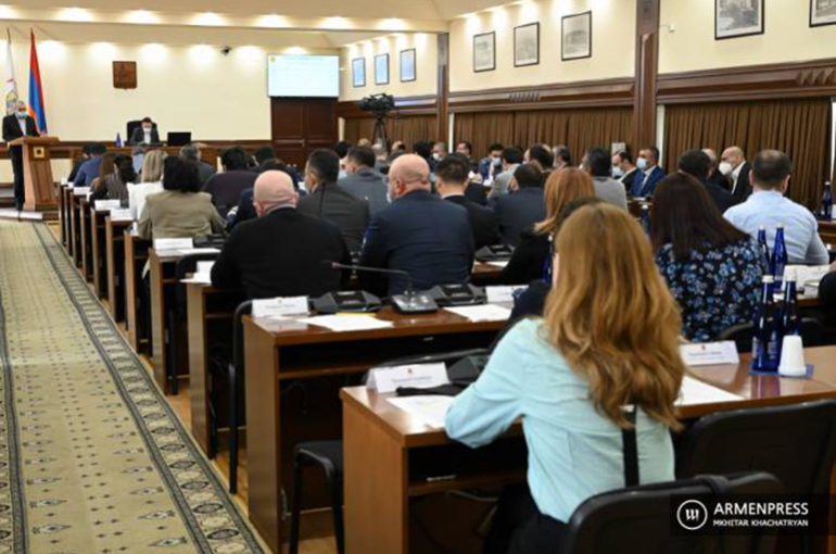 Երևանի ավագանու «Իմ քայլը» խմբակցության երկու անդամ լիազորությունները դադարեցնելու մասին դիմում են ներկայացրել