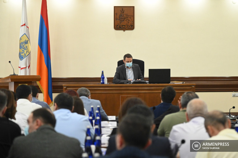 Երևանի ավագանին որոշեց քաղաքապետի լիազորությունների կատարման բյուջեն կրճատել շուրջ 3.9 մլրդ դրամով