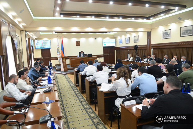 Երևանի ավագանու նիստը․ օրակարգում է նաև ավագանու «Իմ քայլը» խմբակցության անդամ Գևորգ Աճեմյանի լիազորությունները վաղաժամկետ դադարեցնելու մասին հարցը (տեսանյութ)