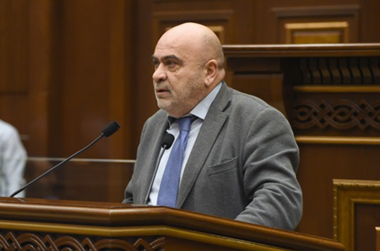 2020-ին պարետի որոշումներում հեռարձակողների համար սահմանված էին բարդ, ոչ հստակ, նաև ոչ տրամաբանական պահանջներ, անորոշ վիճակում էր Ոստիկանությունը, և կոնֆլիկտային իրավիճակներ էին ստեղծվում․ ՀՌՀ նախագահ