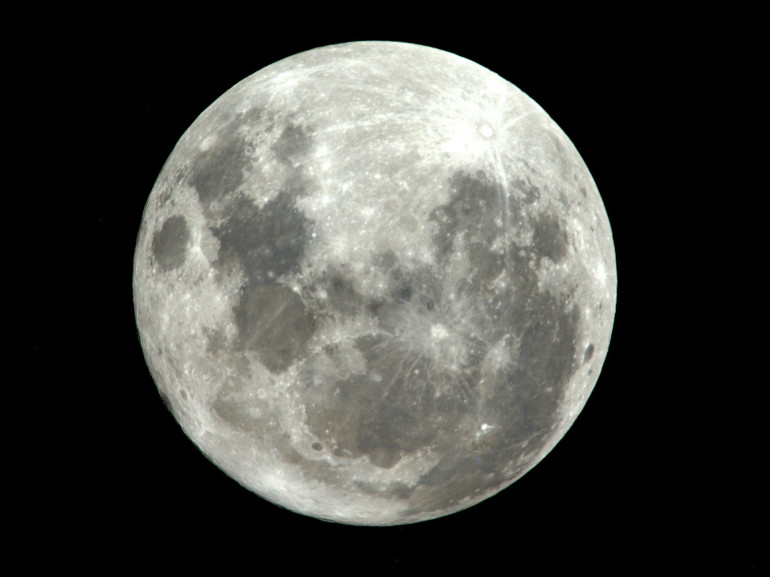 Canada announces plans to land rover on moon
