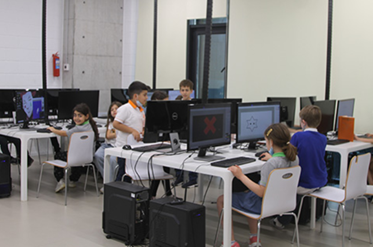 Ucom Digital Lab-ի սաները շարունակում են բարձրակարգ տեխնիկական կրթություն ստանալ