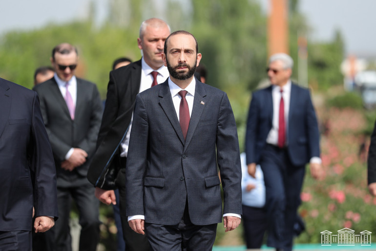 Արարատ Միրզոյանն այցելել է Սարդարապատի հերոսամարտի հուշահամալիր