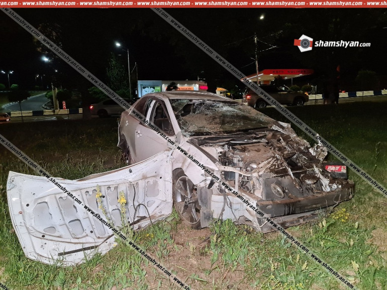 Երևանում բախվել են Mercedes-ն ու Toyota-ն․ կա վիրավոր․ shamshyan.com