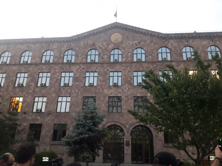 Վերաքննիչ դատարանը հետաձգեց սահմանադրական կարգի ենթադրյալ տապալման գործի կարճման վերաբերյալ բողոքների քննությունը