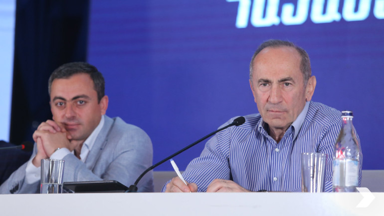 Եթե մարդն ինքն իրեն չի կարողանում կառավարել, երկիրն ինչպե՞ս կարող է կառավարել․ մեր այսօրվա կառավարությունն այդպիսինն է՝ մարդիկ իրենց անելիքը չգիտեն․ Քոչարյանը՝ տավուշցիների հետ հանդիպմանը (տեսանյութ)