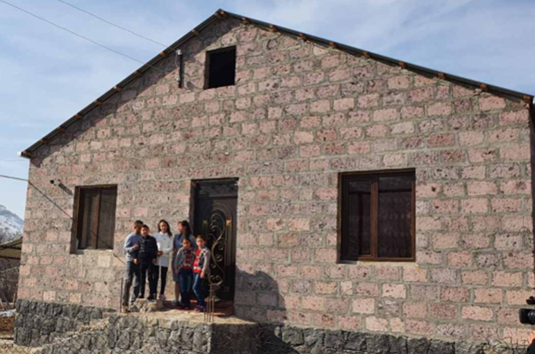 Վայոց Ձորի Արփի համայնքում բնակարանամուտ են տոնել