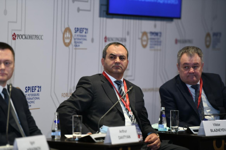 Սանկտ Պետերբուրգում ընթացող Միջազգային տնտեսական համաժողովին ՀՀ գլխավոր դատախազը անդրադարձել է ժամանակակից տեխնոլոգիաների օգտագործմամբ բիզնեսի դեմ կիրառվող հանցավոր ոտնձգություններին