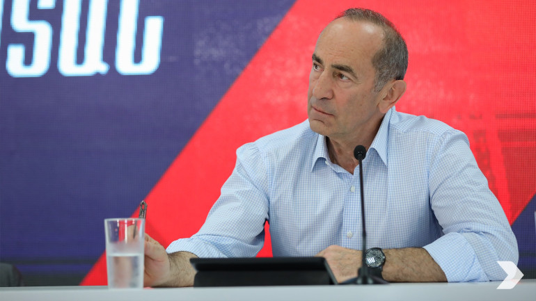 Ես վստահ եմ՝ եթե այս մարդիկ չգային իշխանության, մենք դեռ մի 30 տարի հմուտ բանակցելու հնարավորություն կունենայինք․ Ռոբերտ Քոչարյան (տեսանյութ) Ես վստահ եմ՝ եթե այս մարդիկ չգային իշխանության, մենք դեռ մի 30 տարի հմուտ բանակցելու հնարավորություն կունենայինք․ Ռոբերտ Քոչարյան (տեսանյութ)