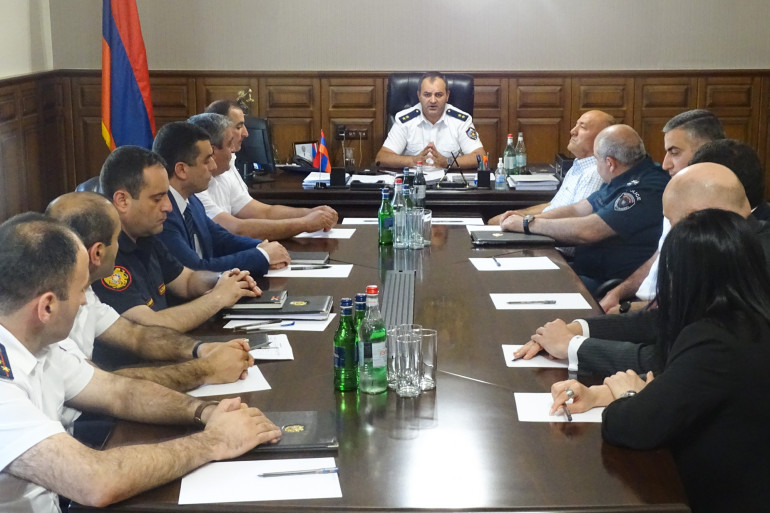 Չպետք է թույլ չտալ ընտրողների ազատ կամարտահայտմանը որևէ միջամտություն․ գլխավոր դատախազը խորհրդակցություն է անցկացրել Սյունիքի իրավապահների հետ Չպետք է թույլ չտալ ընտրողների ազատ կամարտահայտմանը որևէ միջամտություն․ գլխավոր դատախազը խորհրդակցություն է անցկացրել Սյունիքի իրավապահների հետ