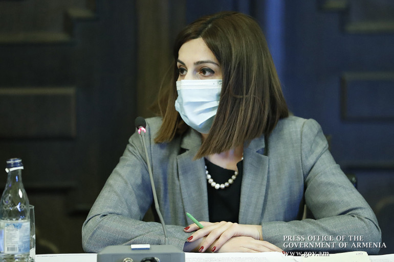 Ես հարկ եմ համարել ներողություն խնդրել, հարկ չեմ համարել հրաժարական ներկայացնել․ Անահիտ Ավանեսյանը՝ զոհված զինծառայողների դիերը նկուղներում պահելու մասին