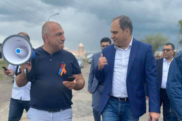 Չենք կարող ձեզ սարեր խոստանալ, չենք կարող ասել, թե ձեր վարկերը կփակենք, արագաչափերը կվերացնենք․ Արա Զոհրաբյան