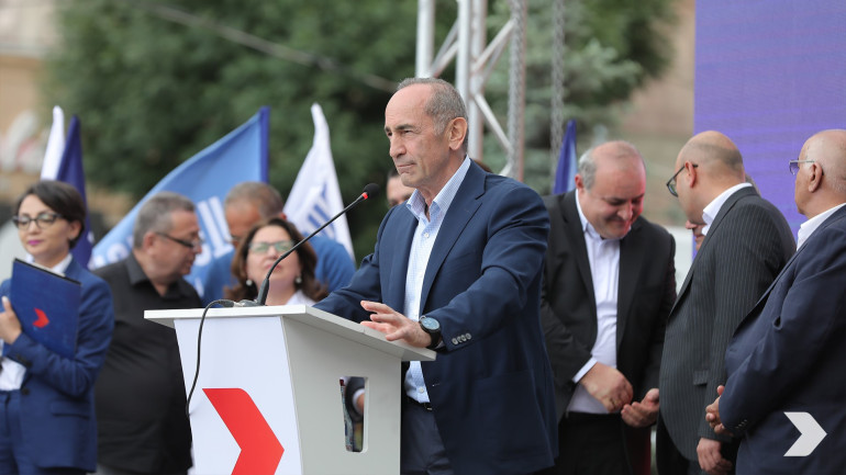 Մենք համոզված ենք` այս իշխանությունը արդեն չկա, ուղղակի ուրվական է, աթոռից կպած փորձում են մեկ անգամ ժողովրդին մոլորեցնելու հաջողությունը կրկնել․ Ռոբերտ Քոչարյան