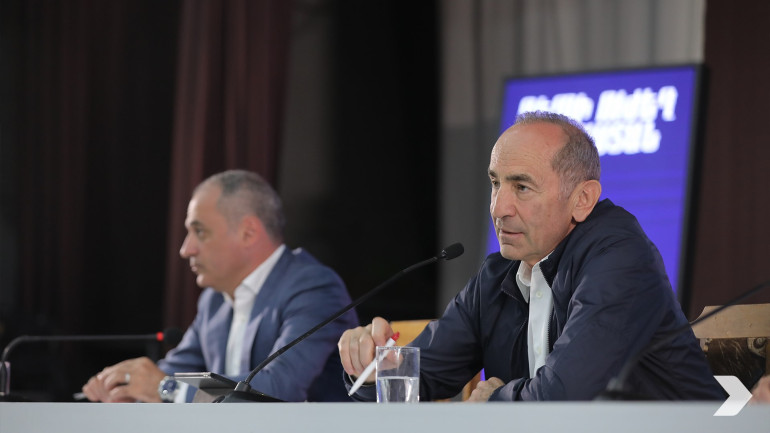 «Եթե ոչ ես, ապա՝ ով, նման հարց ես ինձ տվել եմ 1992թ-ին, 1997թ-ին և նման հարց ինձ տալիս եմ հիմա». Ռոբերտ Քոչարյան (տեսանյութ)