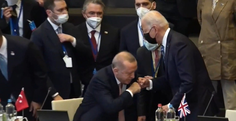 «Բռունցքով ողջույն». Էրդողանն ու Բայդենը ՆԱՏՕ-ի հարթակում «շատ դրական» հանդիպում են անցկացրել (տեսանյութ)
