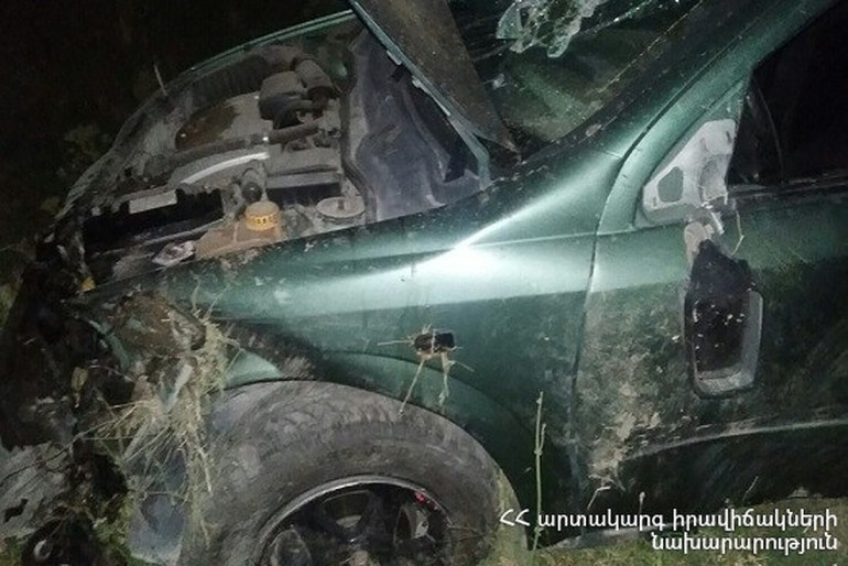 Երևան-Մեղրի ավտոճանապարհին «Opel Astra G» մակնիշի ավտոմեքենան դուրս է եկել ճանապարհի երթևեկելի հատվածից և կողաշրջվել. կա զոհ