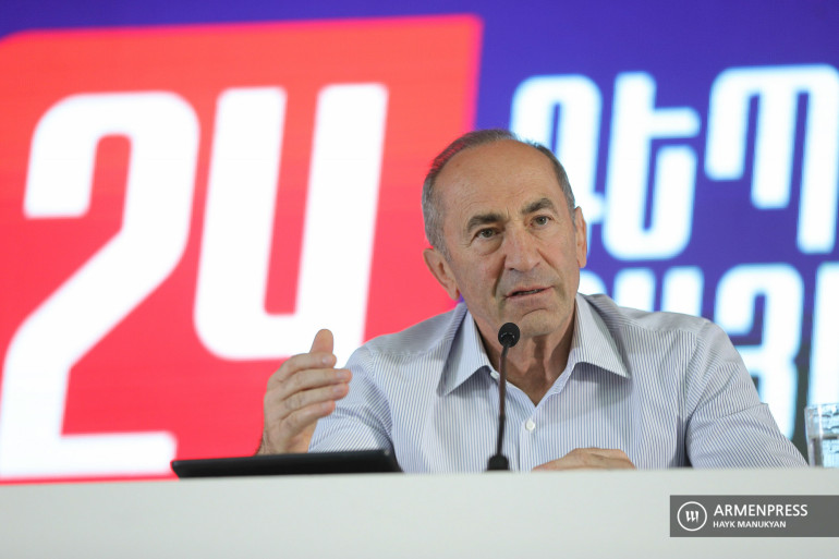 Ունենք անպատասխանատու իշխանություն, որը փչացրեց մեր հարաբերությունները բոլոր հարևանների հետ և թշնամի ստեղծեց Հայաստանի ներսում․ սրանցից ազատվելու միակ ձևը նրանց դեմ քվեարկելն է․ Ռոբերտ Քոչարյան
