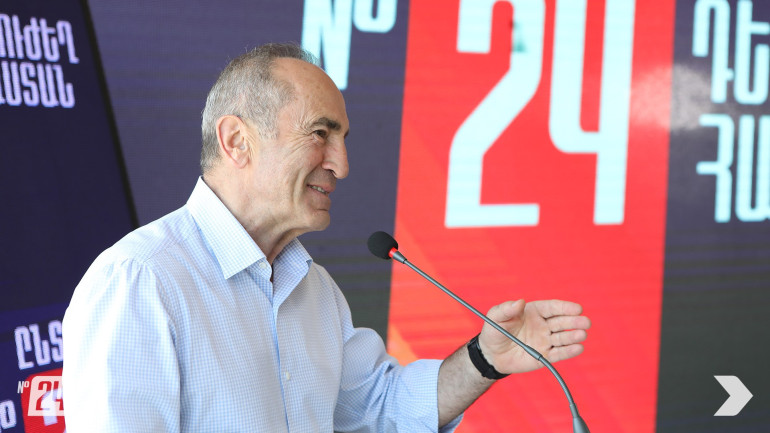 Մենք «չագուչով» աջ-ձախ չենք անում, մեր բռունցքն է պինդ, իսկ մուրճը պետք է օգտագործվի շինարարության մեջ, գալիս ենք հանգստություն բերելու․ Ռոբերտ Քոչարյան (տեսանյութ)