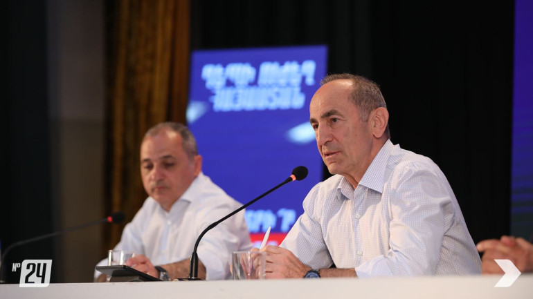 Ապրիլյան պատերազմից հետո ԱԹՍ–ներ գնելու ծրագիր էր մշակված, սակայն մի մասն են հասցրել գնել, իսկ 2018–ից հետո ծրագիրը կանգնեցրել են, մեծ քանակի զոհեր տվել ենք սխալ որոշումների հետևանքով․ Ռ․ Քոչարյան